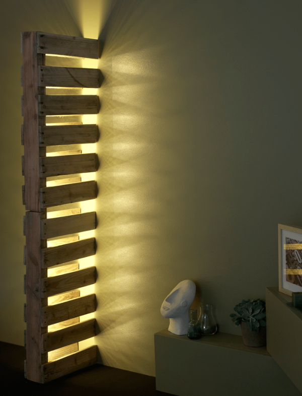 Wall Pallet Lamp in wood lamps 