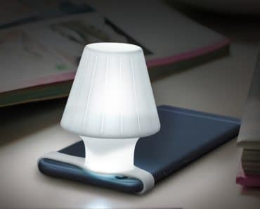 Travelamp: Turns Your Phone’s LED Flash Into A Table Lamp