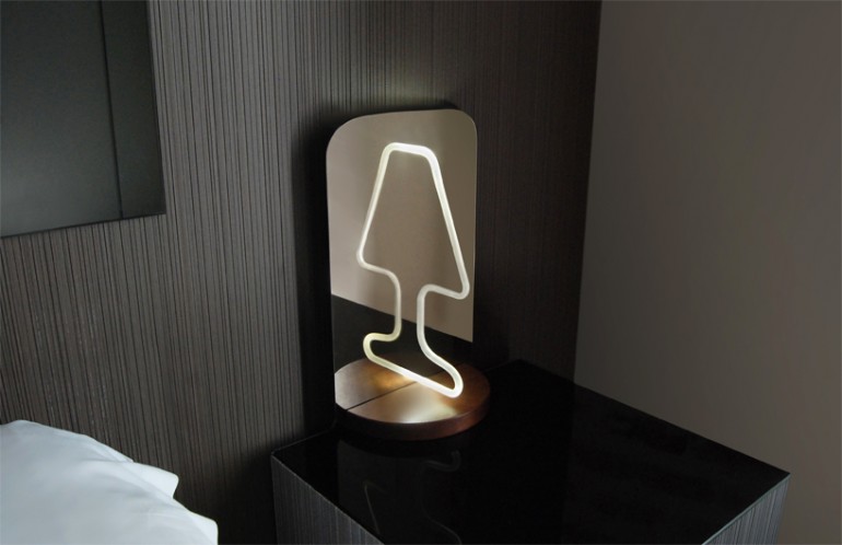 Moitie table lamp