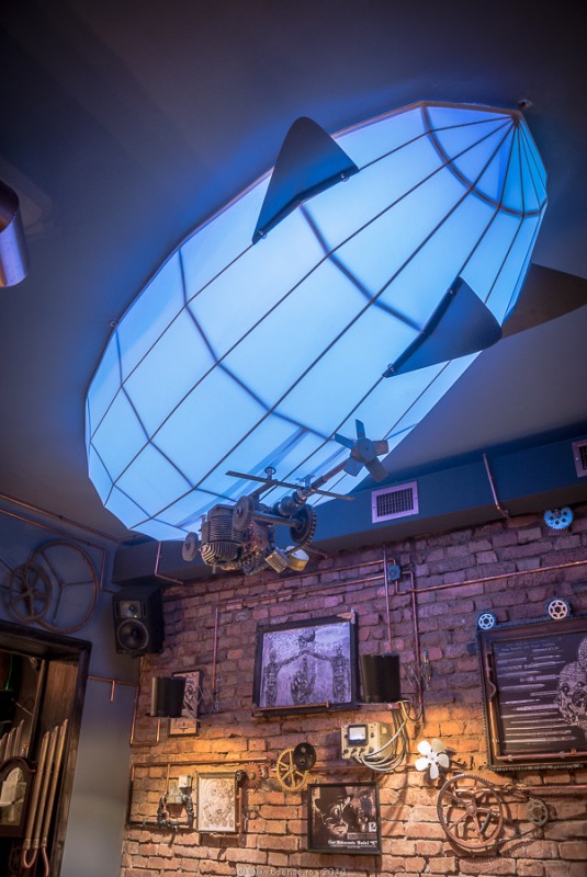 Steampunk Bistro Pub with nice lamps1