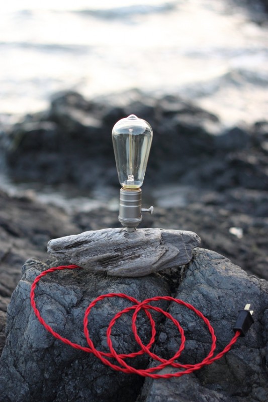 Simple ocean driftwood lamp