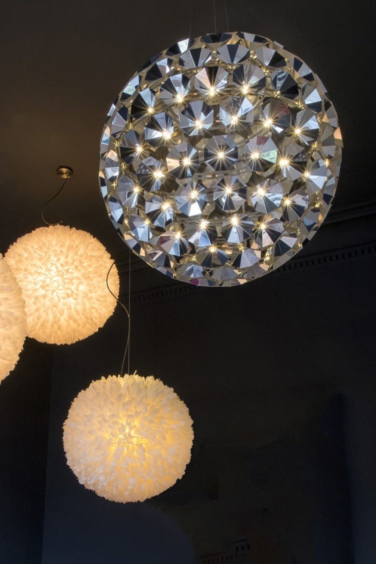 Satellite shaped-lamp
