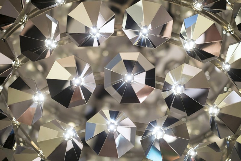 Satellite shaped-lamp