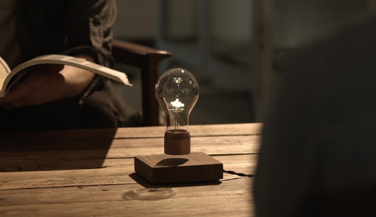 Flyte: Levitating Light