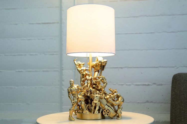 DIY Action Figure Lamp : Tutorial and Video