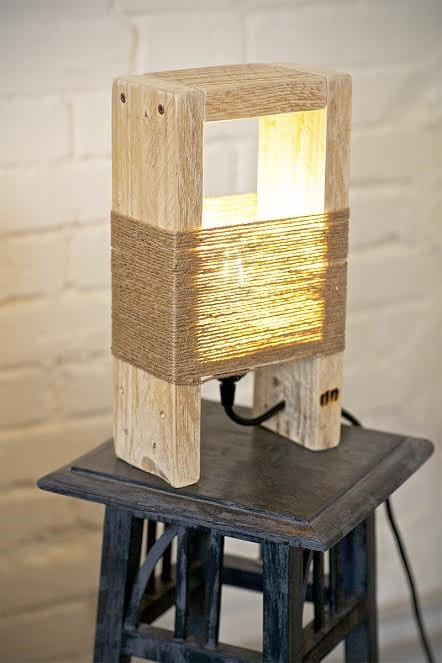 Cute Wood Table Lamp made with a Pallet