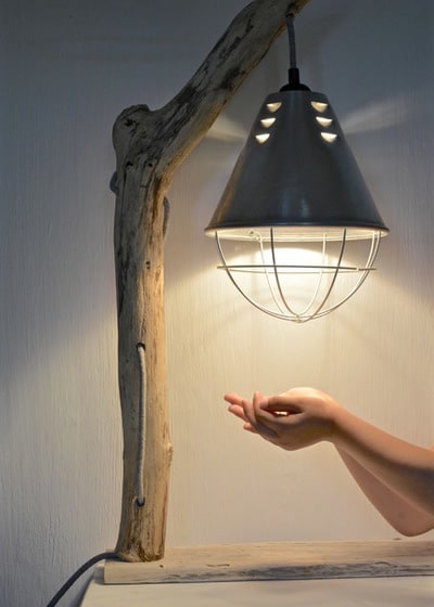 DIY How to Make a Driftwood Table Lamp