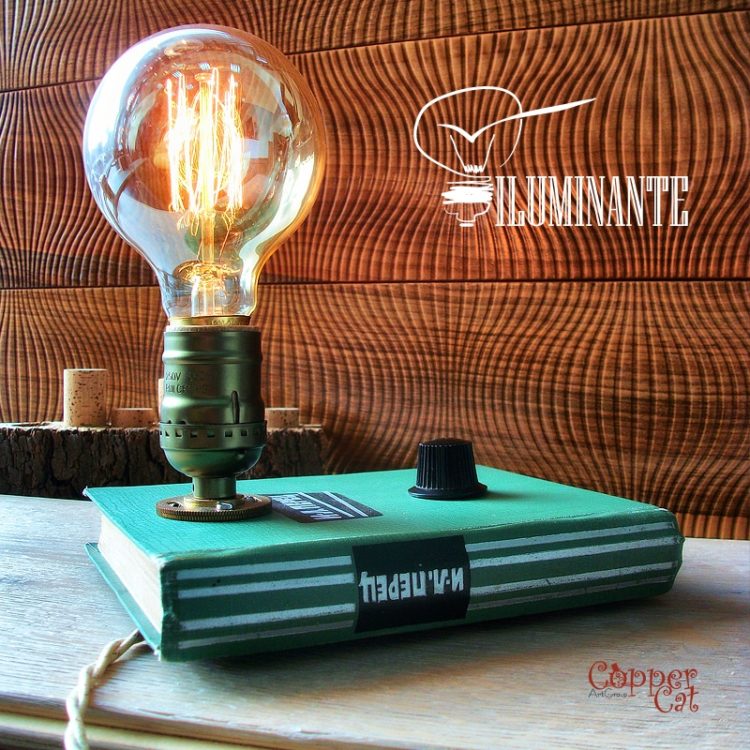 Iluminante by Copper Cat Art Group