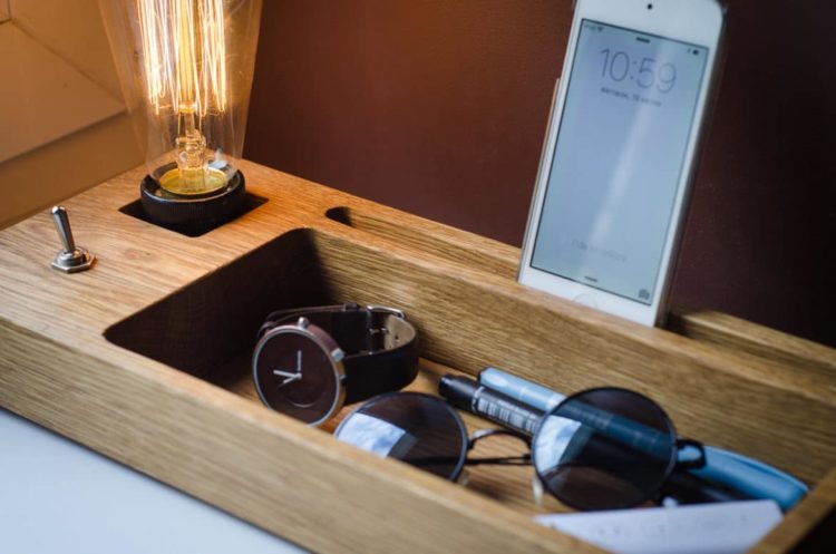 Docking Station with Edison Lamp