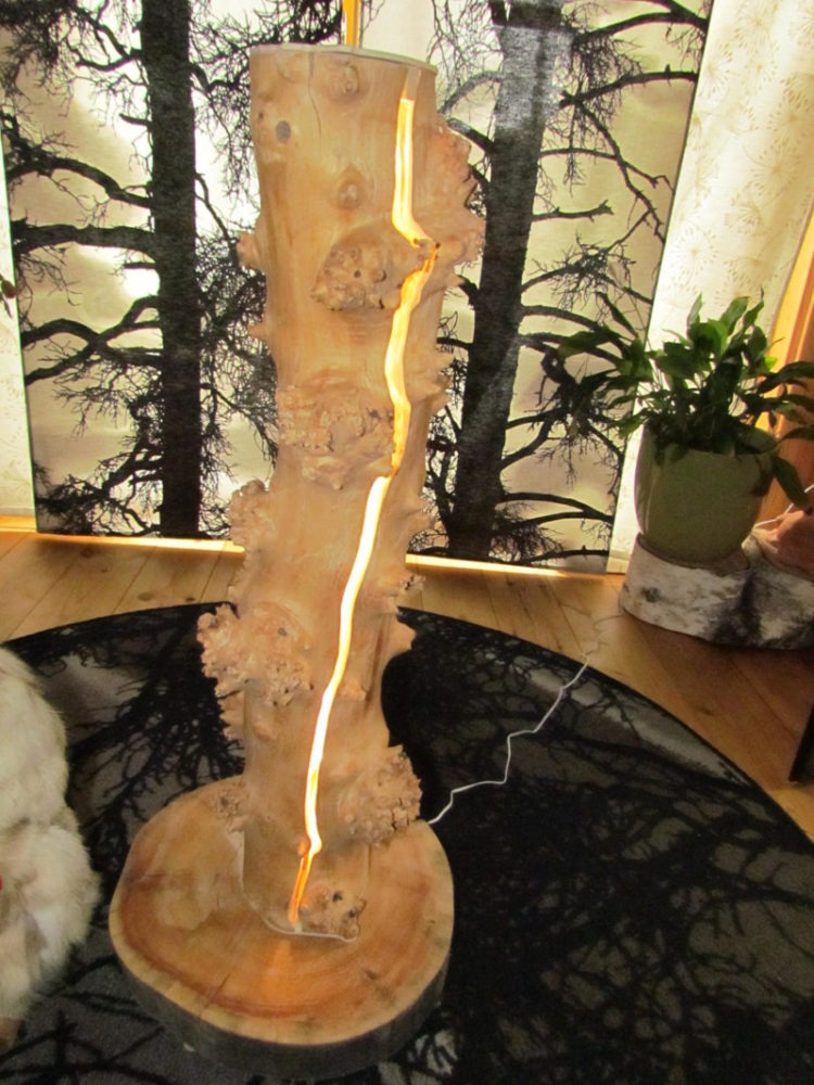 Tree Trunk Split LED Lamp