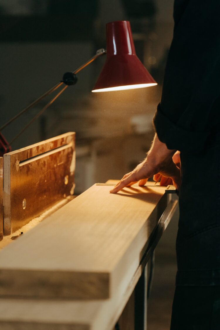 Best Woodworking Lights for 2021 4 - Wood Lamps - iD Lights